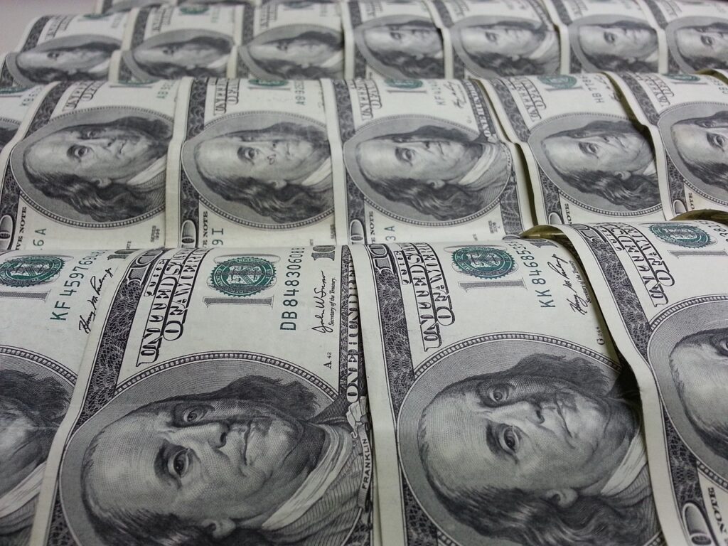 money, dollars, currency-95793.jpg